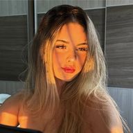 Laryssa, 28