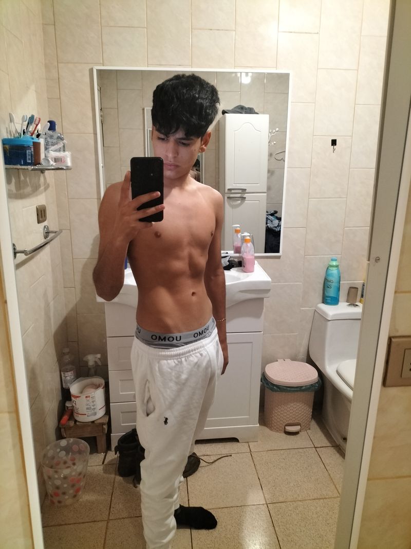 Vicente, 21