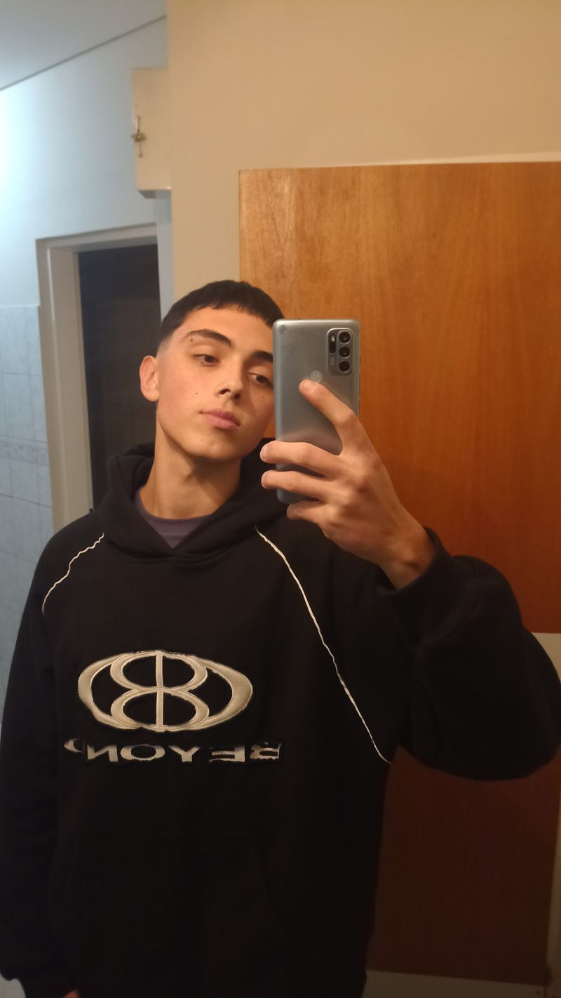 Mateoo, 18