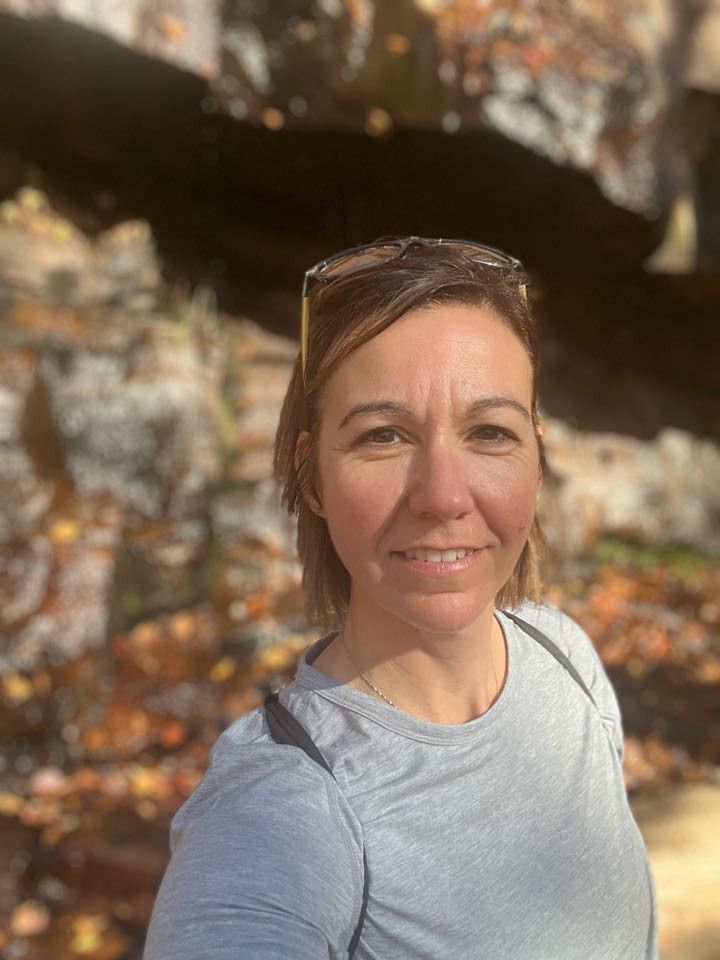 Chantal, 46