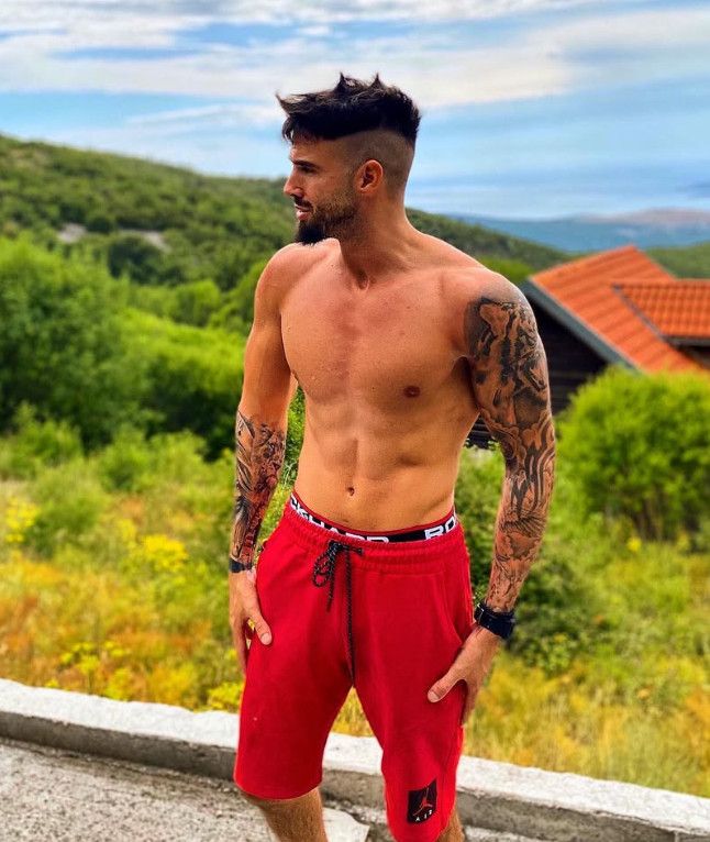 Mihajlo, 30