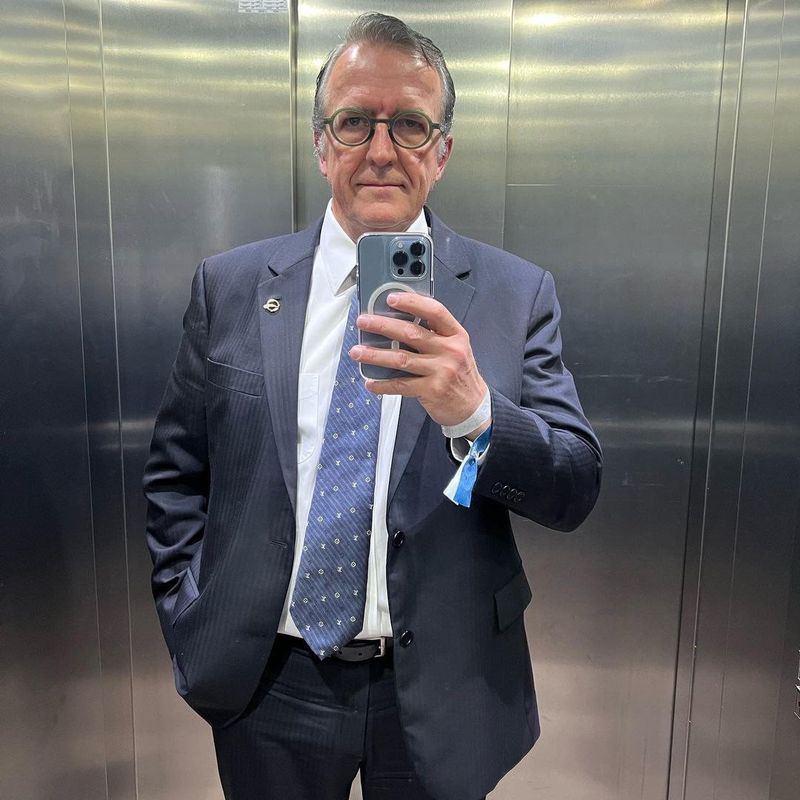 Daviss, 50
