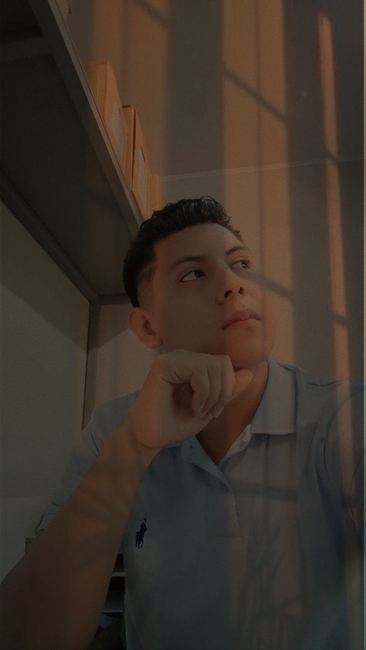 Dan, 27