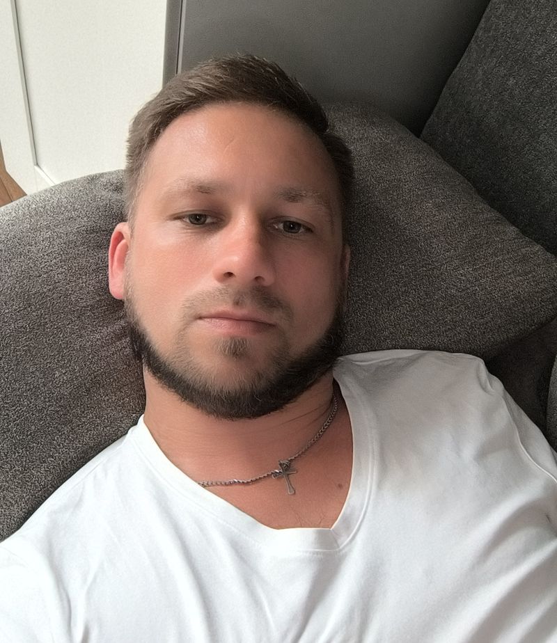 Piotr, 39