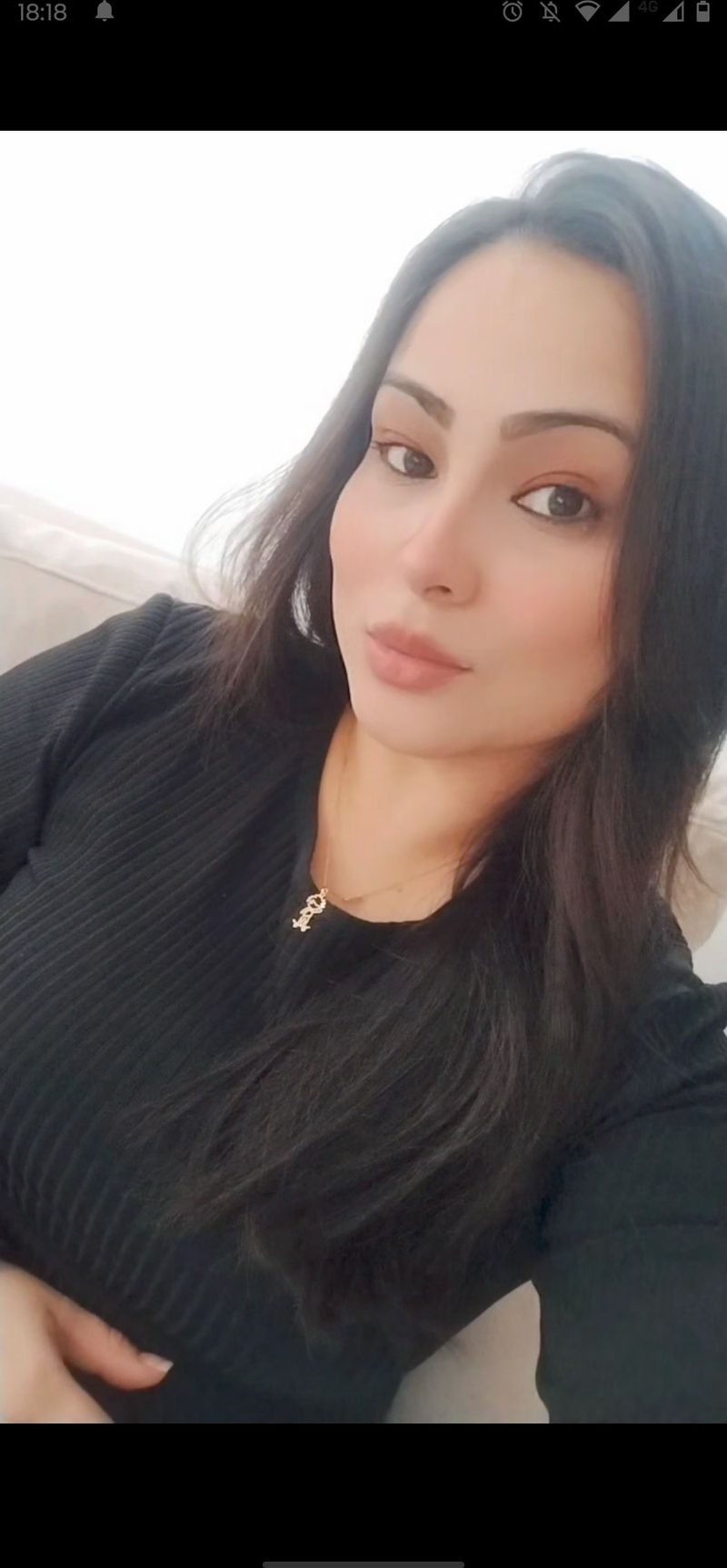 Vivian, 39