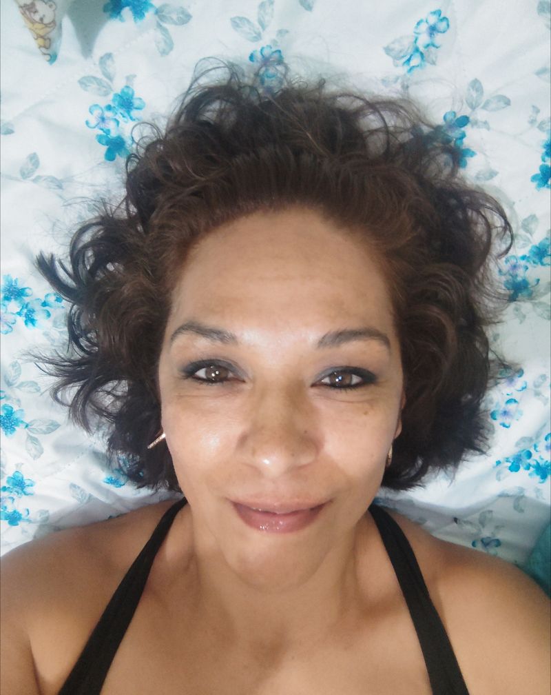 Yanina, 53