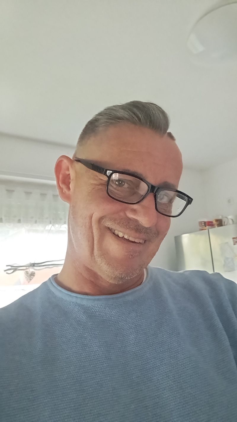 Maciek, 51