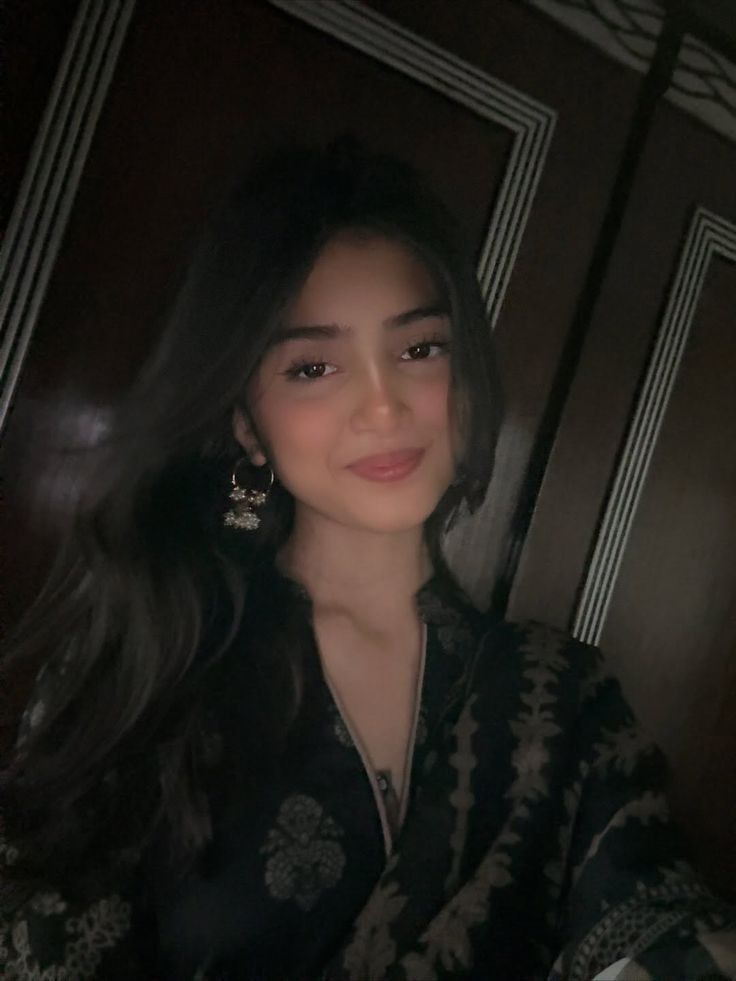 Mirha, 18
