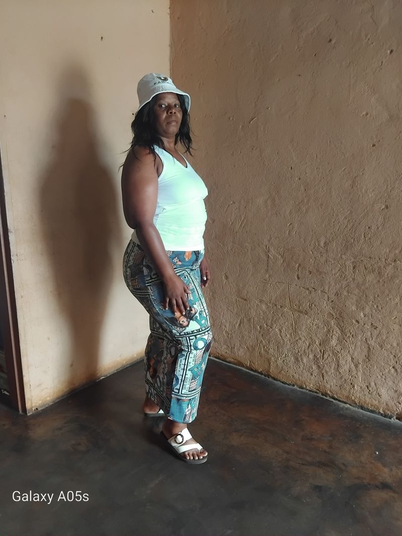 Thembi, 48