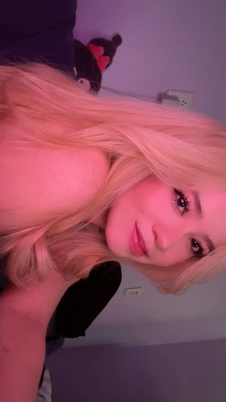 Sofia, 18