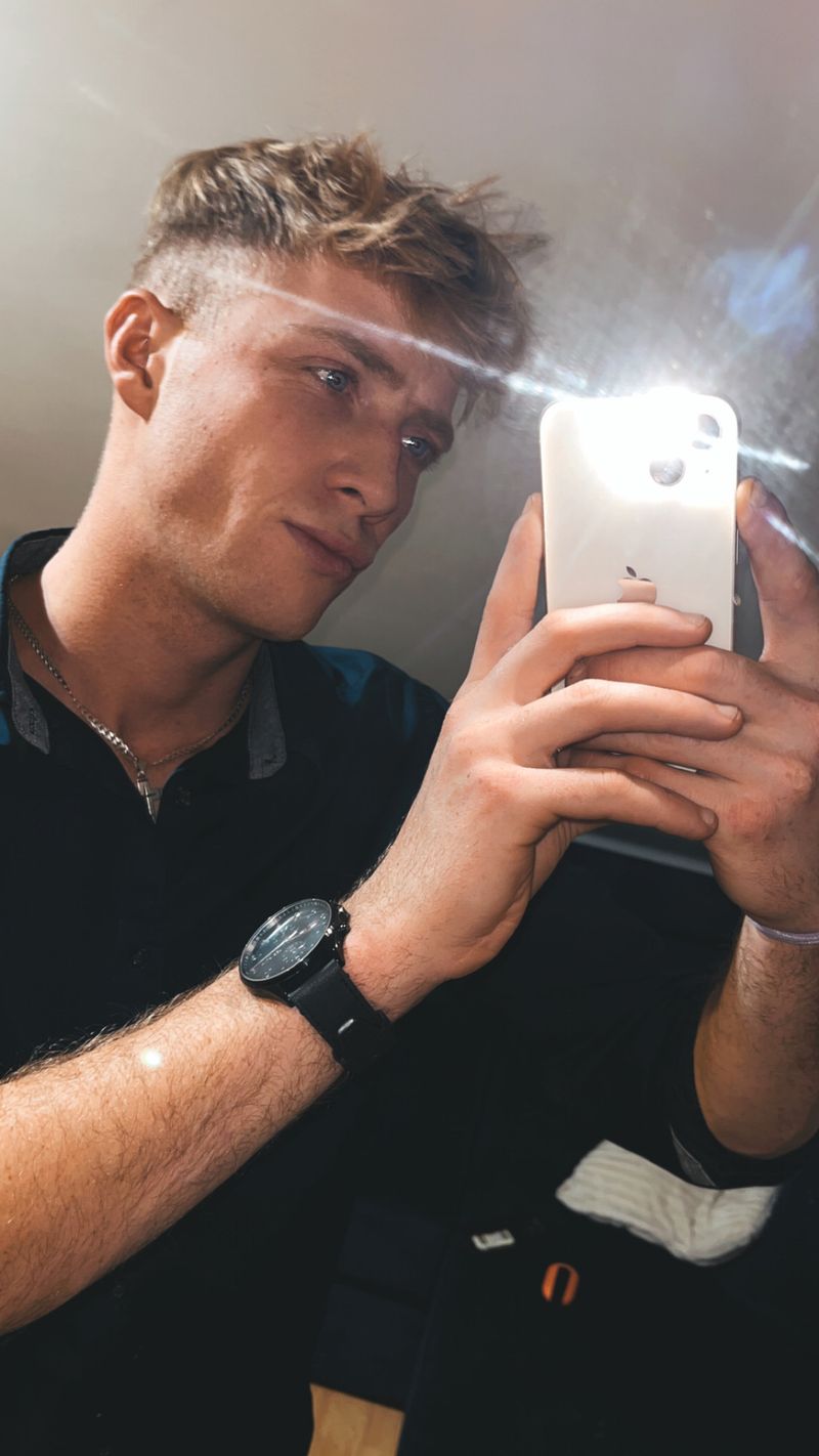 Andrzej, 23