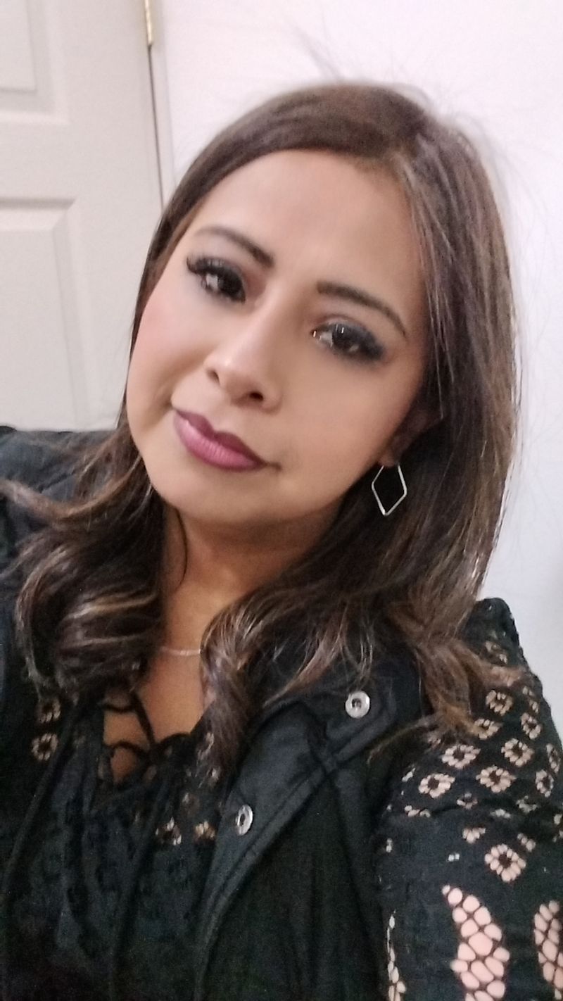 Karla, 44