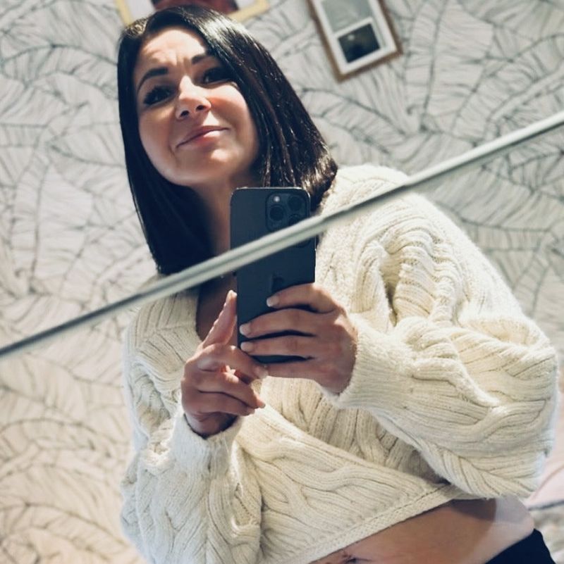 Karolina, 45