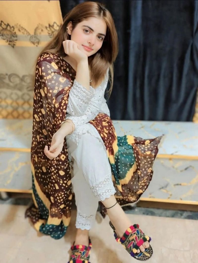 Zuba, 25