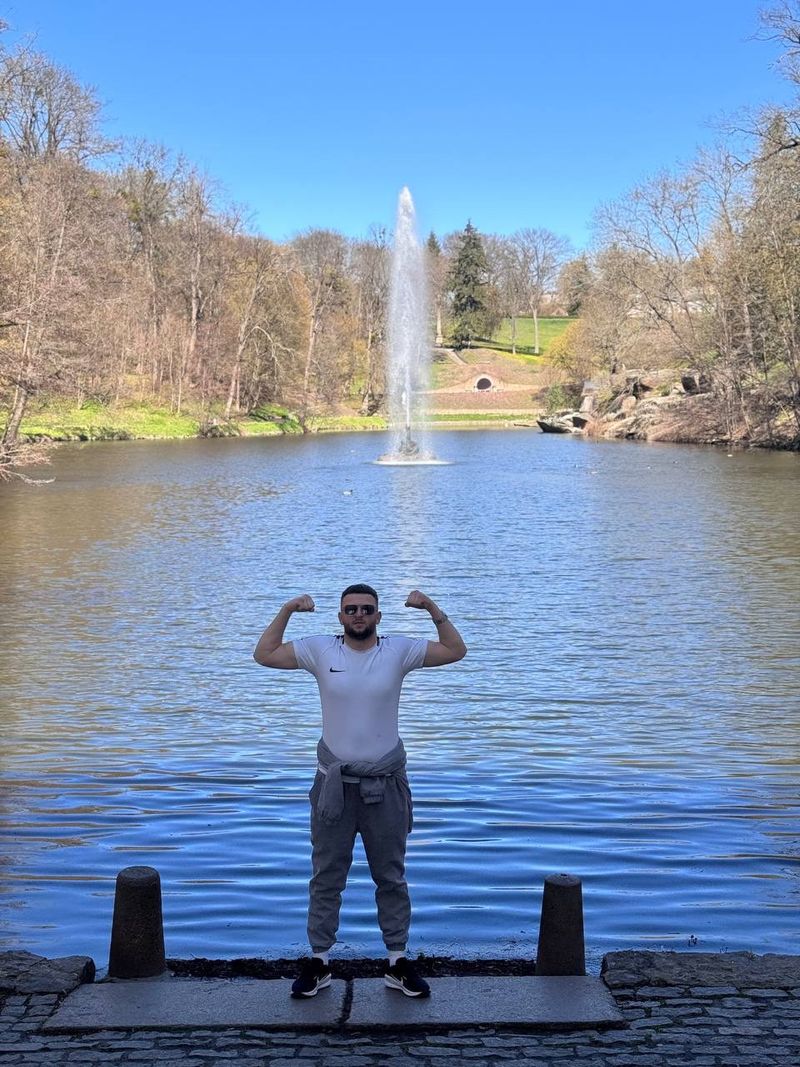 Olegovich, 28