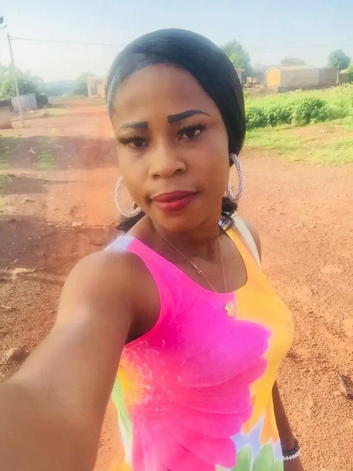 Ange, 33