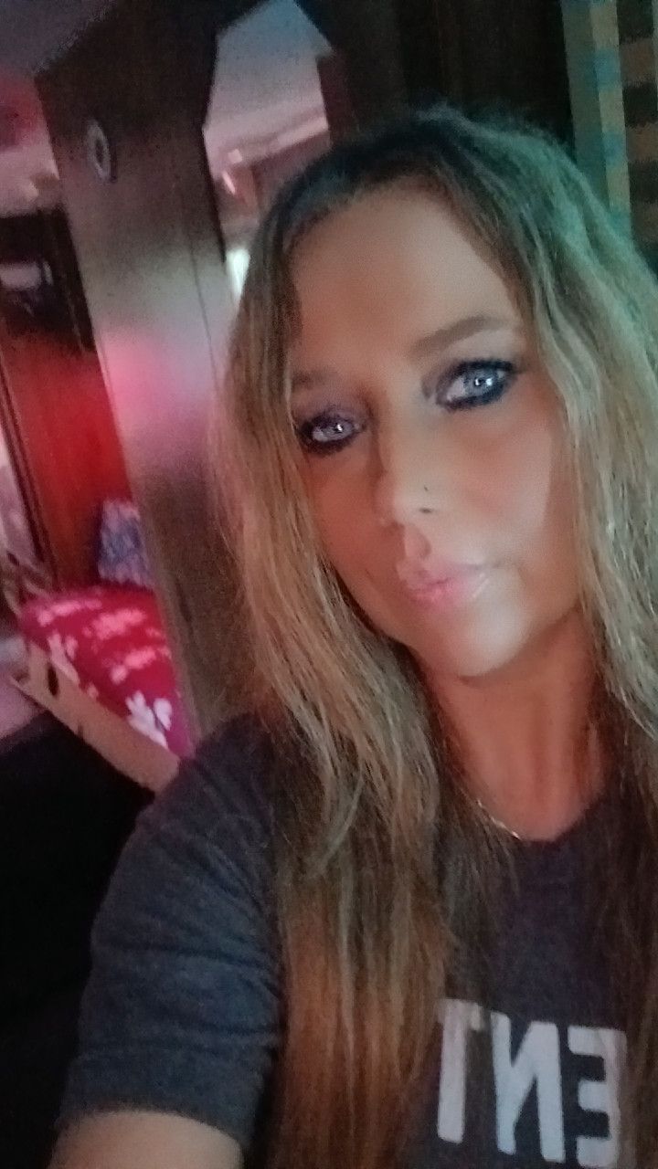 Ava, 45