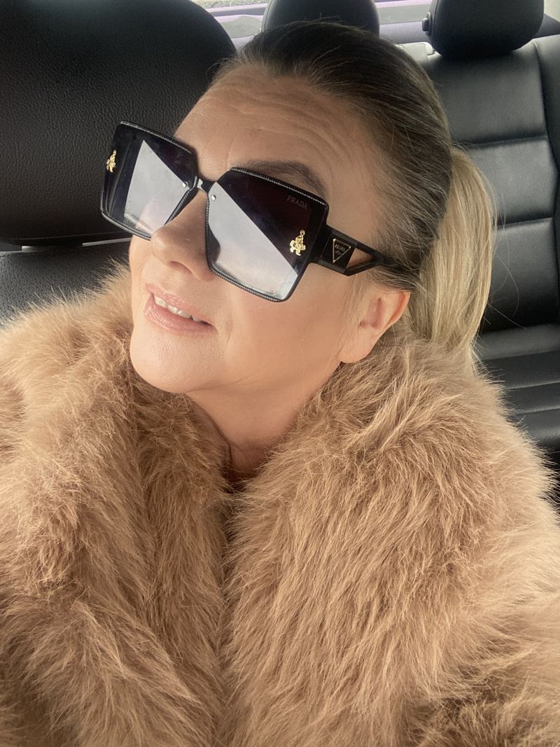 Monika, 53