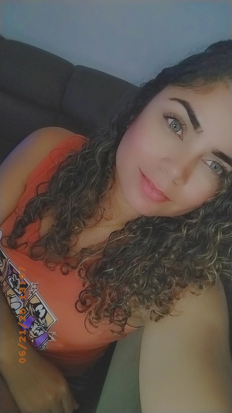 Vanessa, 34