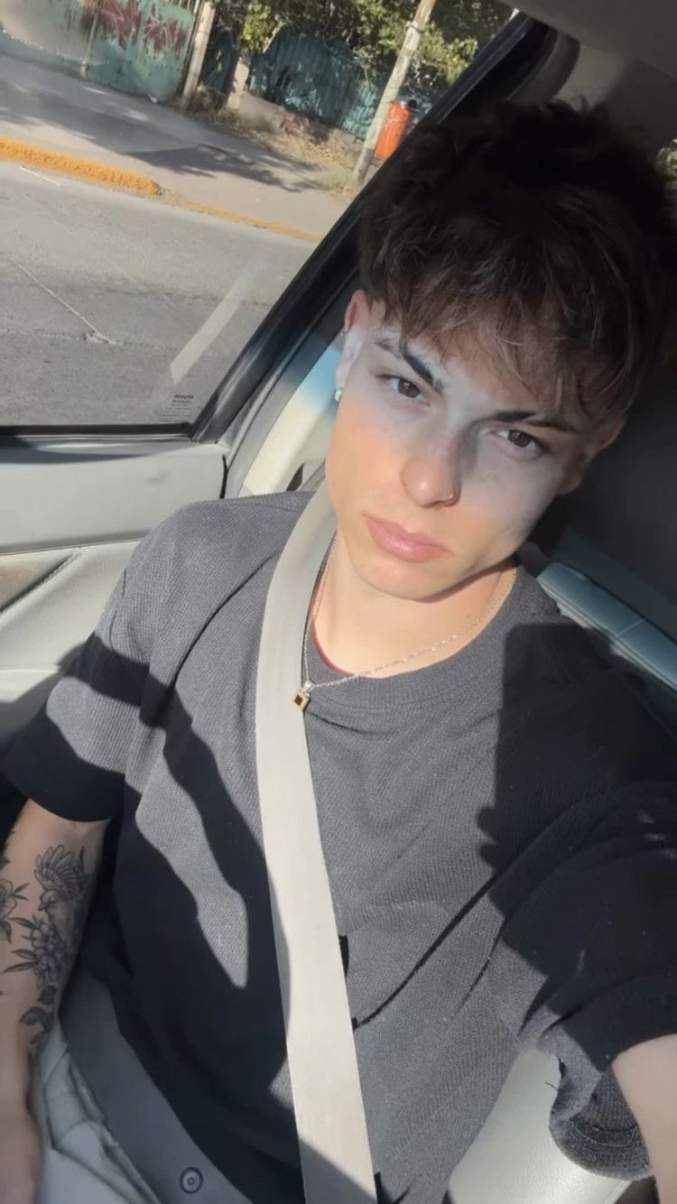 Joaquin, 23