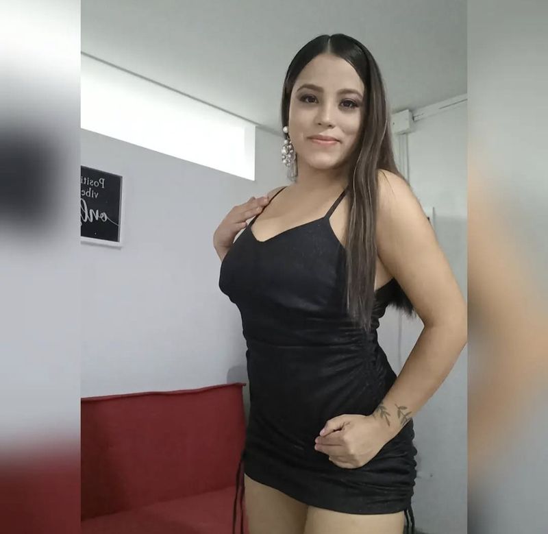 Valeria, 31