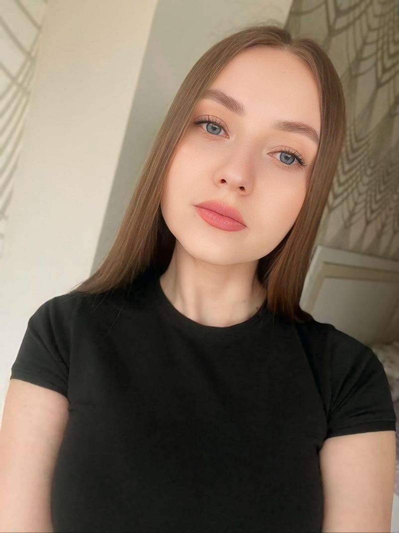 Tania, 28