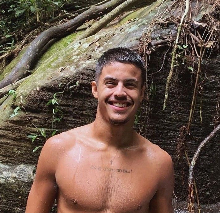Charly, 35