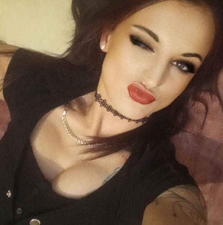 Mariola, 32