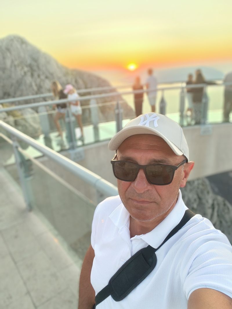 Mariusz, 54