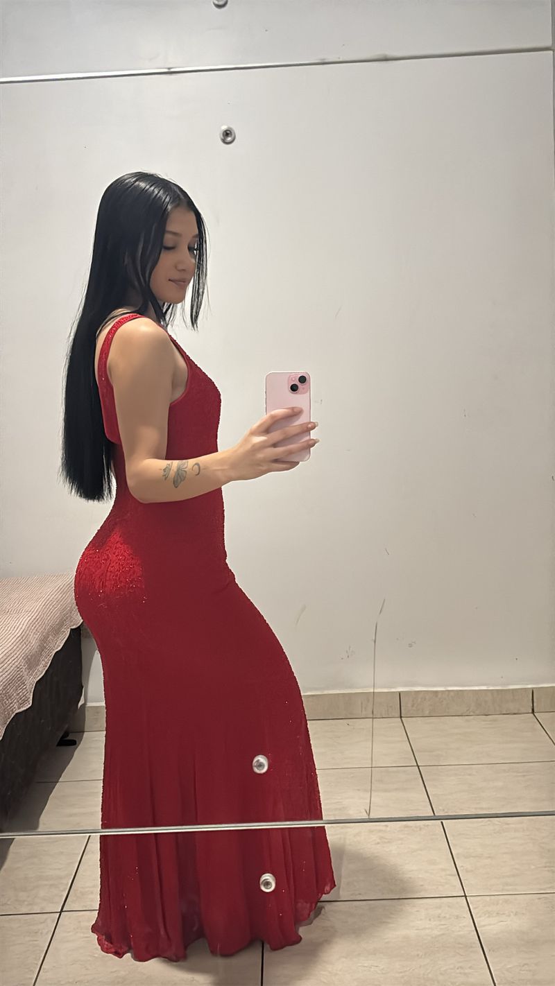 Evelyn, 18