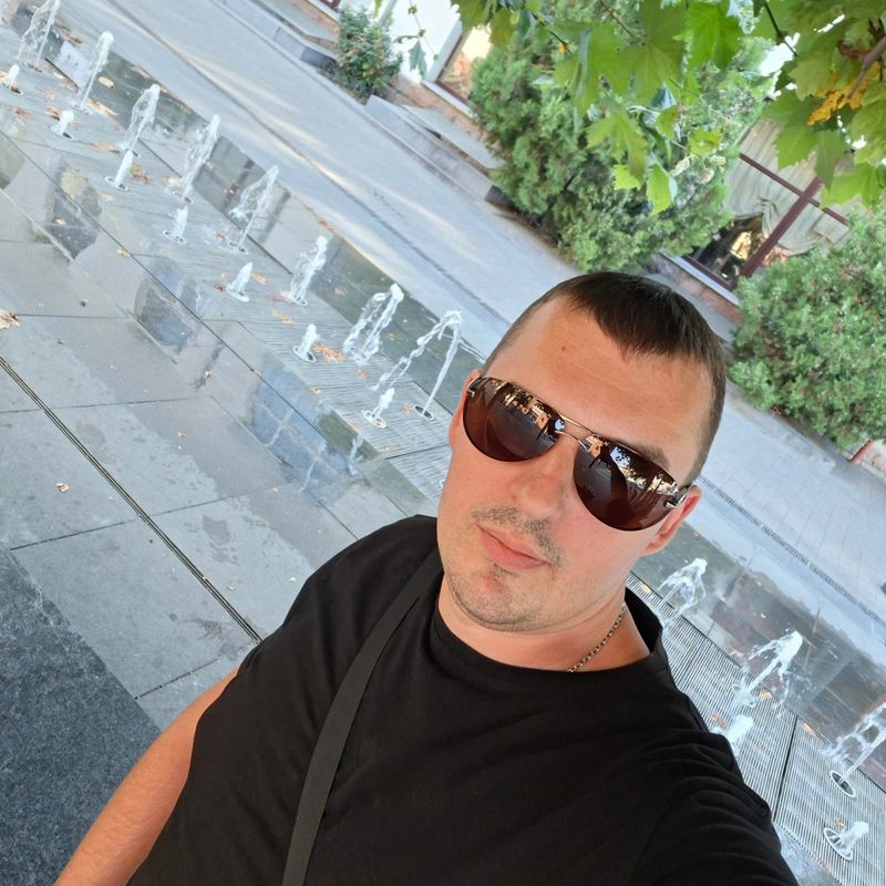 Arthur, 37