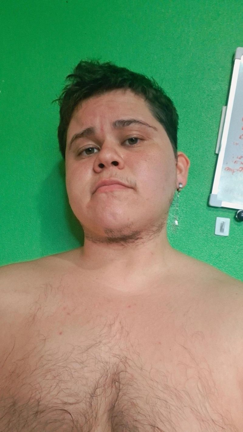 Jonathan, 27