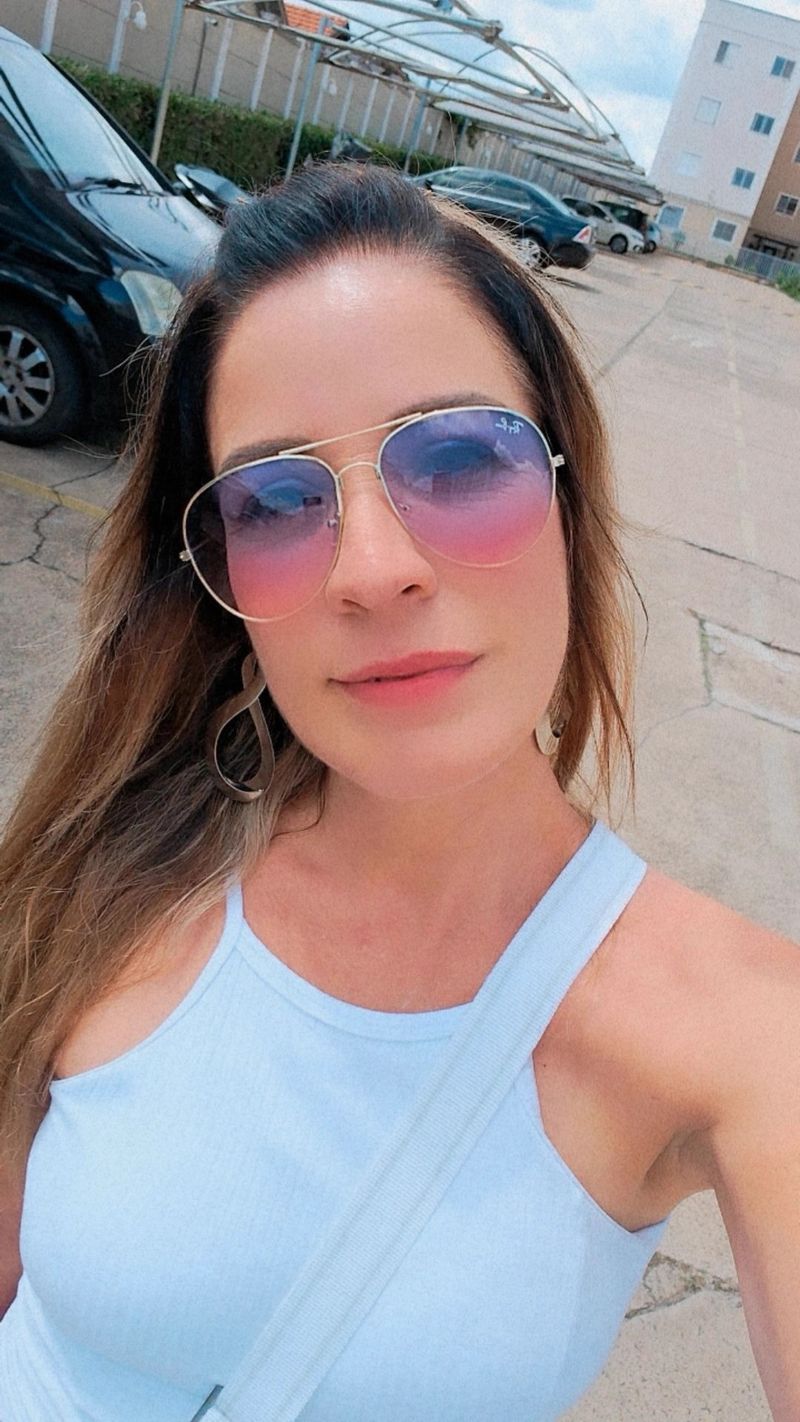 Cristina, 42