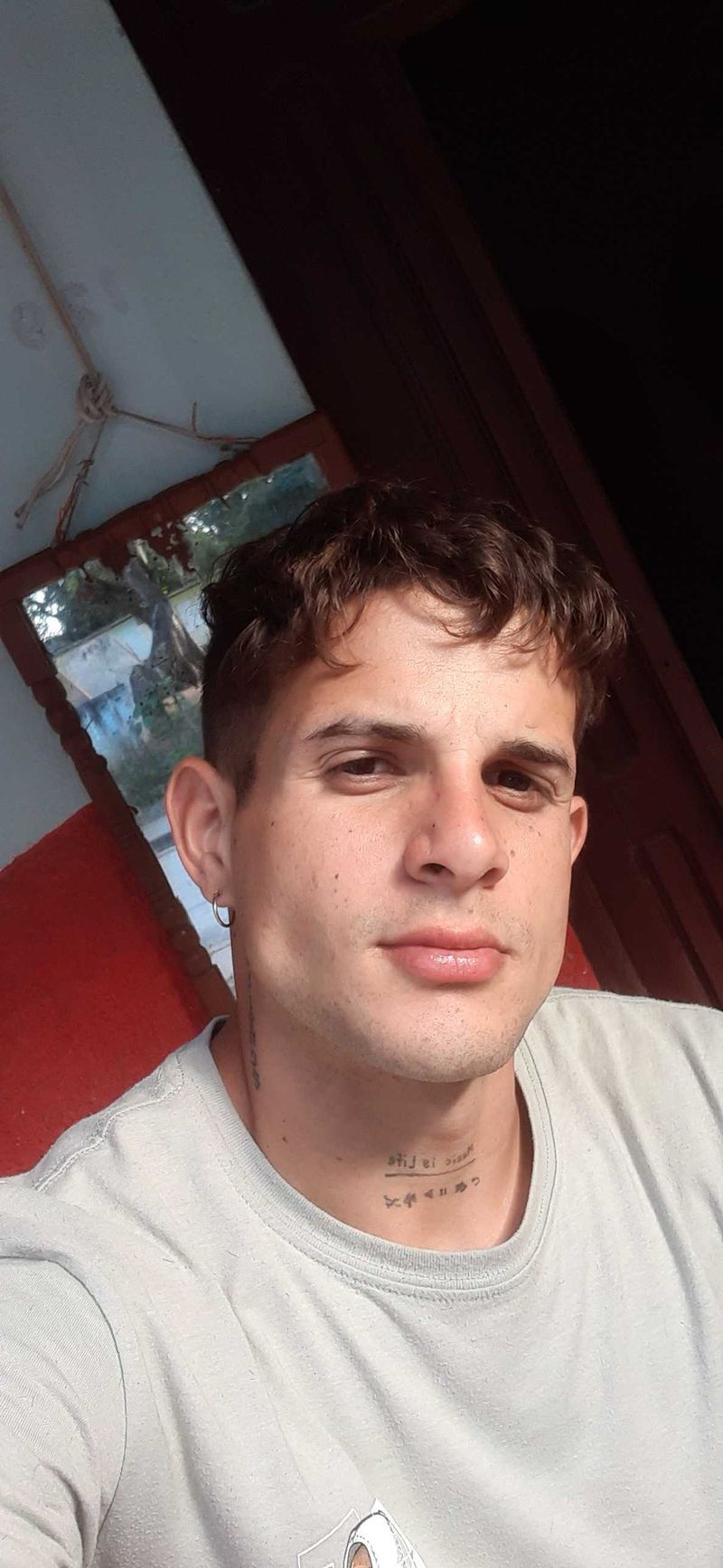 Luis, 24