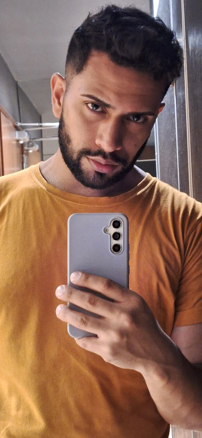 Mauro, 32