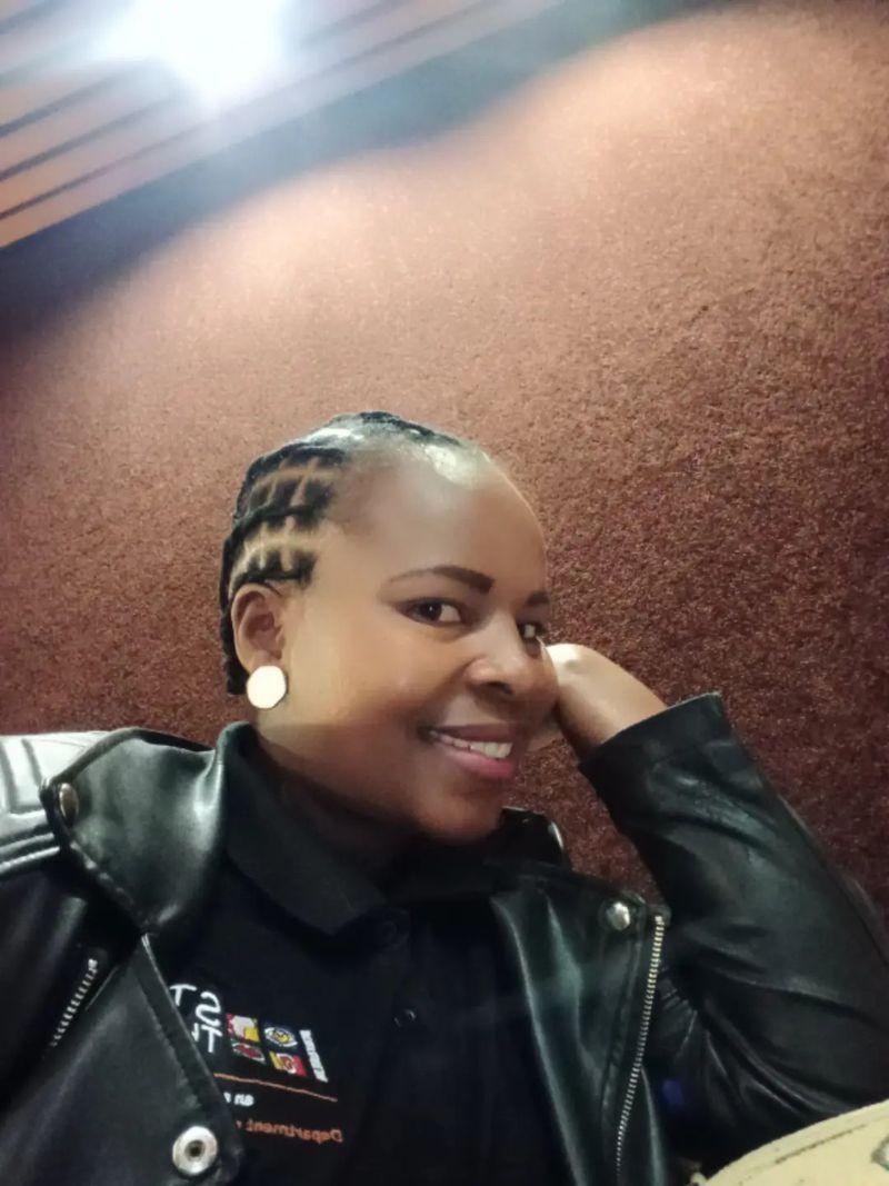 Thandeka, 40