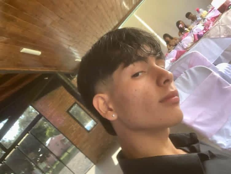 Ángel, 18