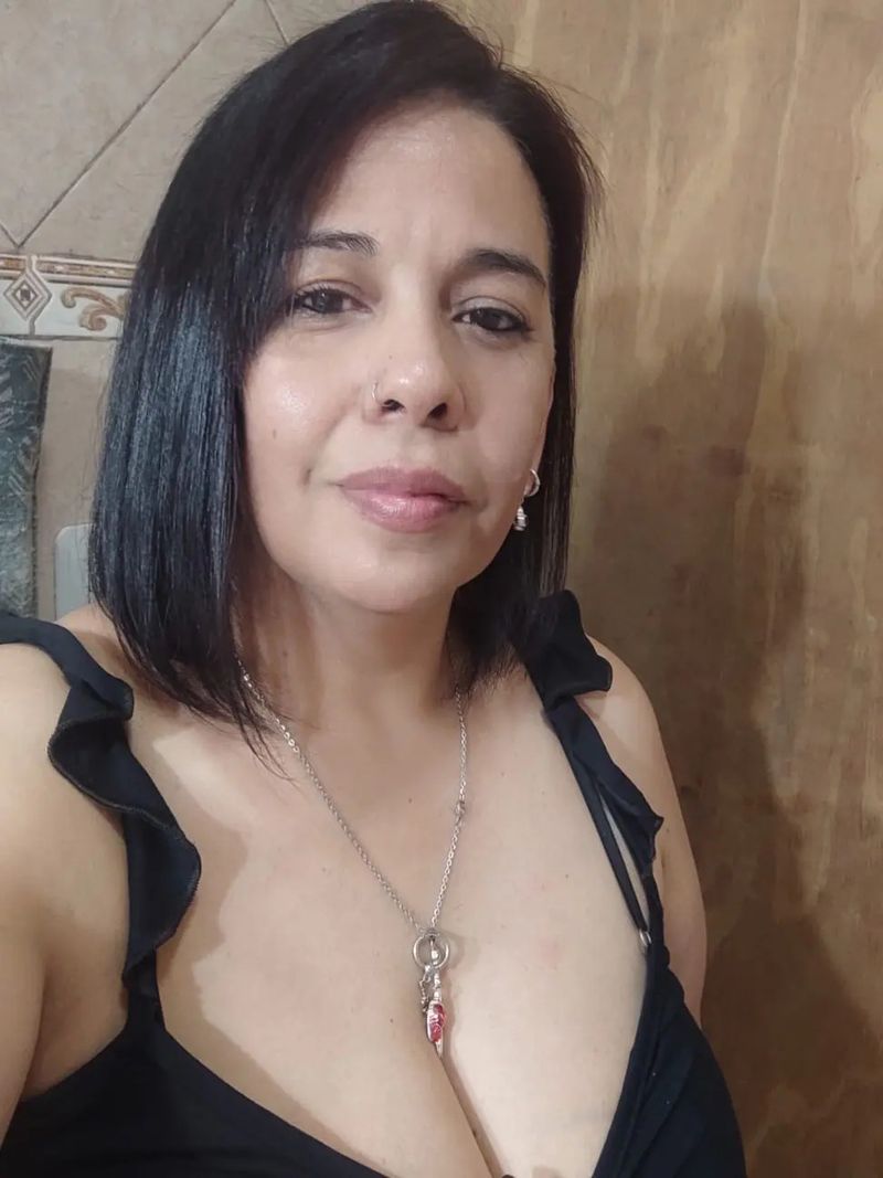 Alicia, 45