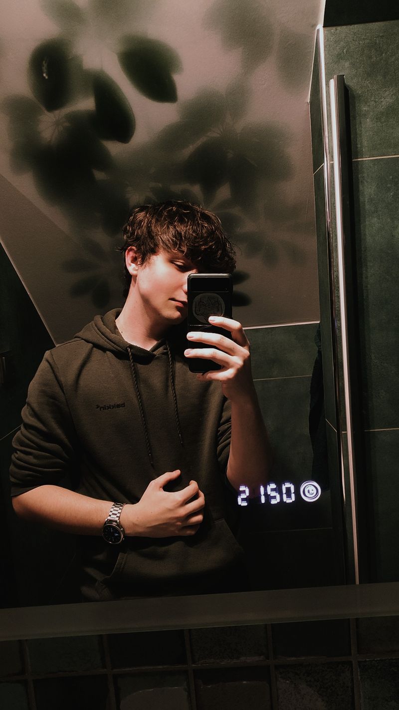 Bartek, 22