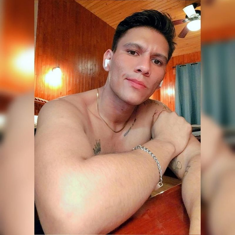 Max, 28