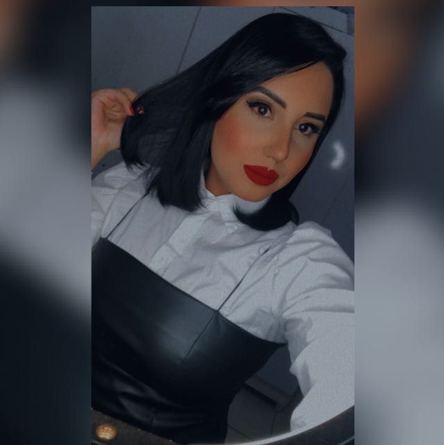 Débora, 28