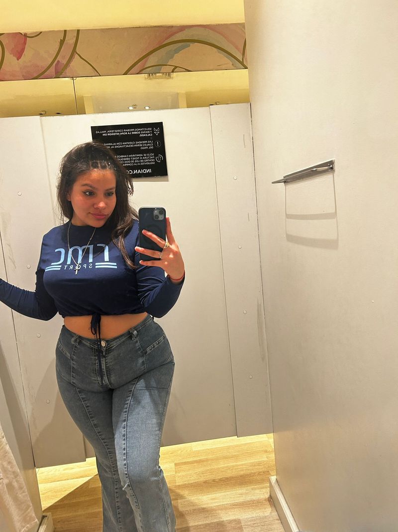 Priscilaa, 19