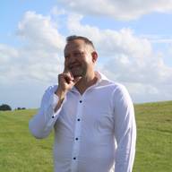 Dariusz, 53