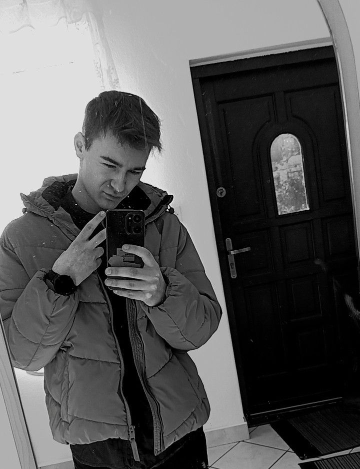 Mateusz, 23