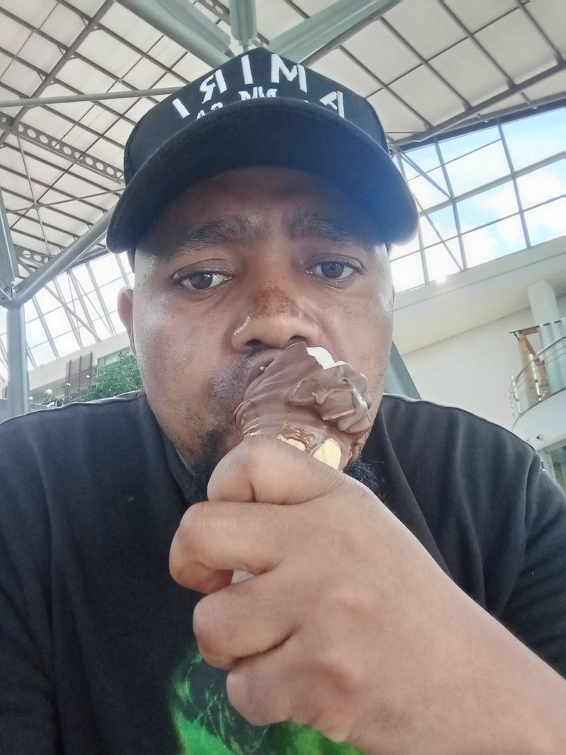 Refiloe, 42