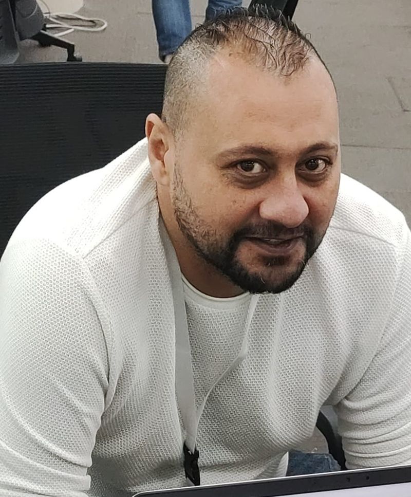 Alex, 46