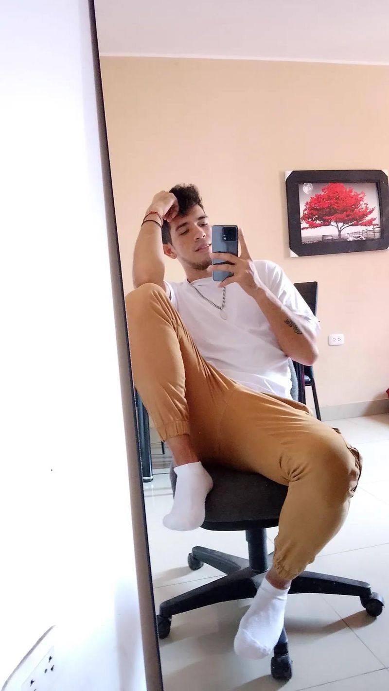 Juan Martinez, 27