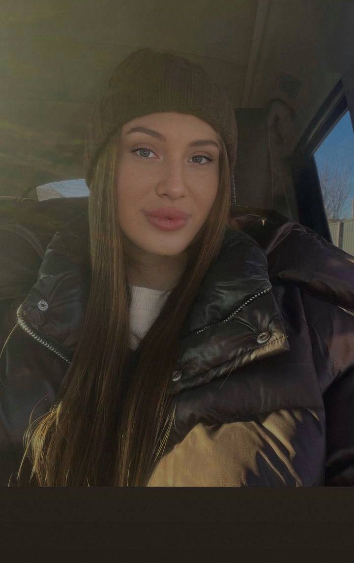 Julia, 28