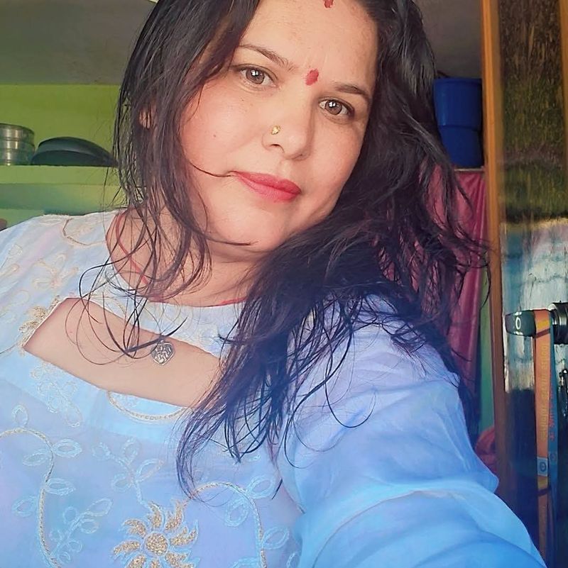 Aarti Sharma, 48