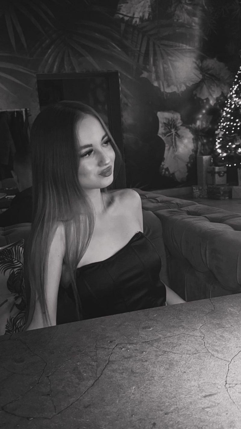 Елена, 19